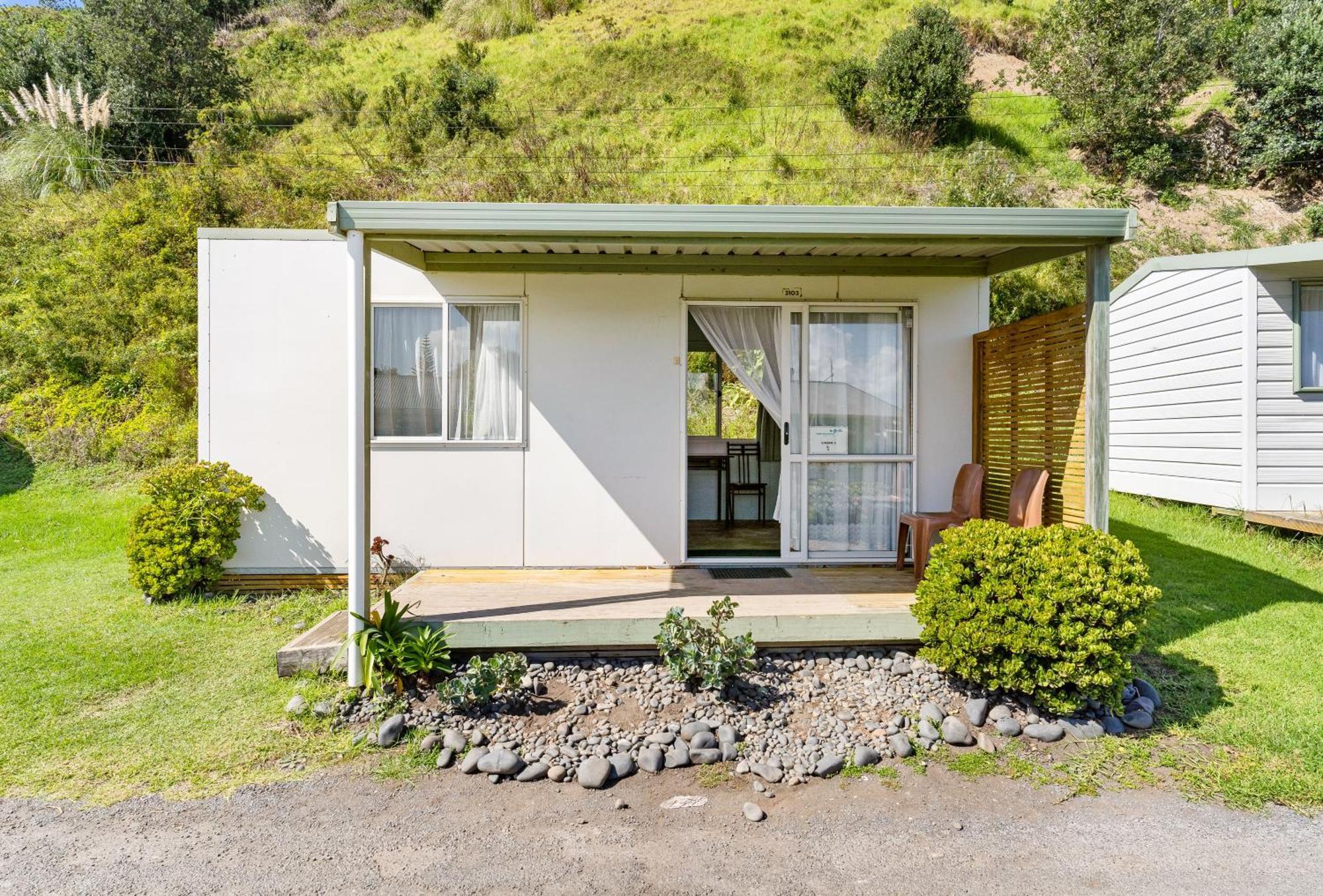 Port Waikato Holiday Park Exterior foto