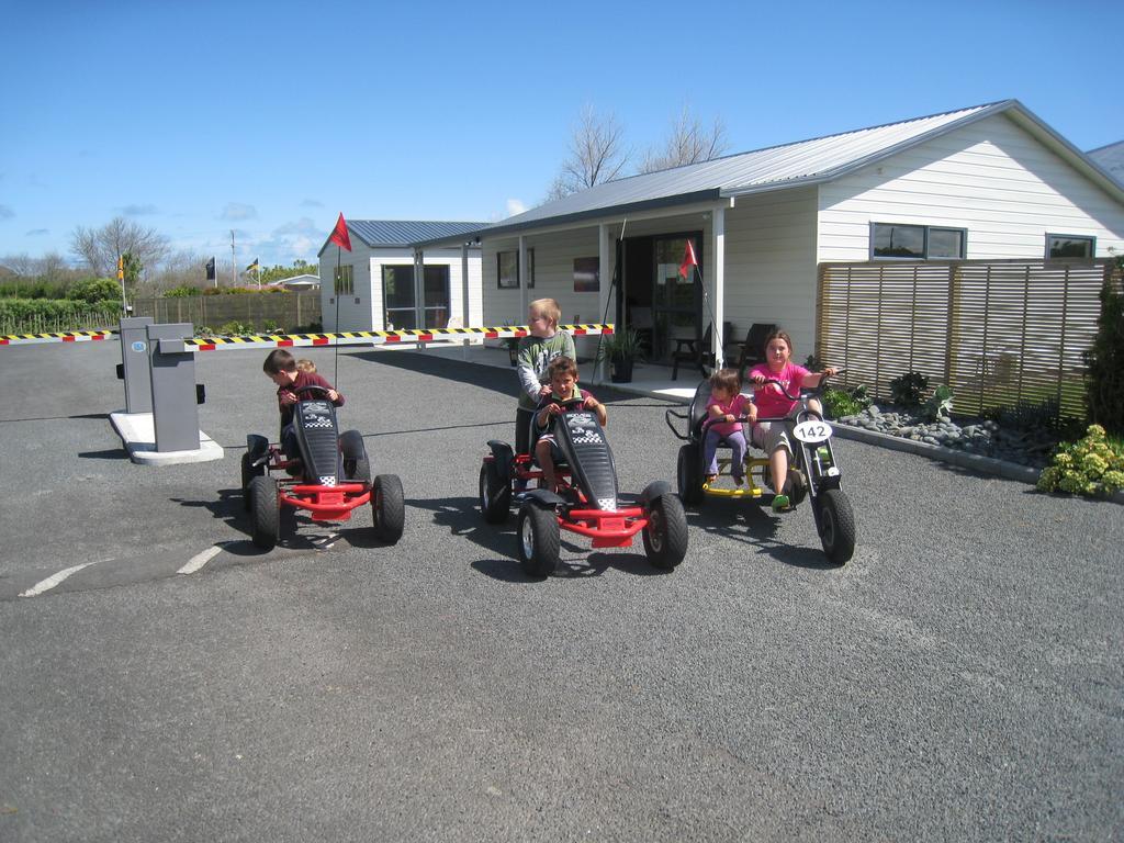 Port Waikato Holiday Park Exterior foto